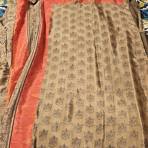 Like new Amara duster - Picture 3 of 4